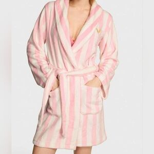 Victoria Secret Cozy Robe Size XL/XXL NWT